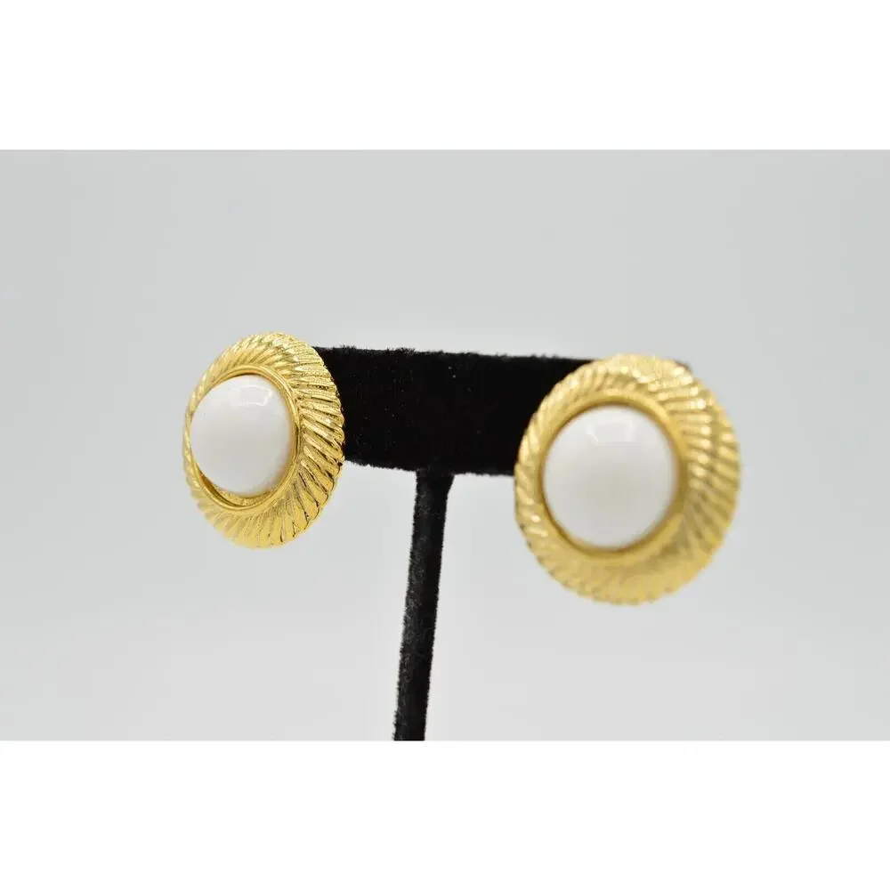 Vintage Cabochon Clip On Earrings Gold Tone Pure White Bead Round 1980s 9L